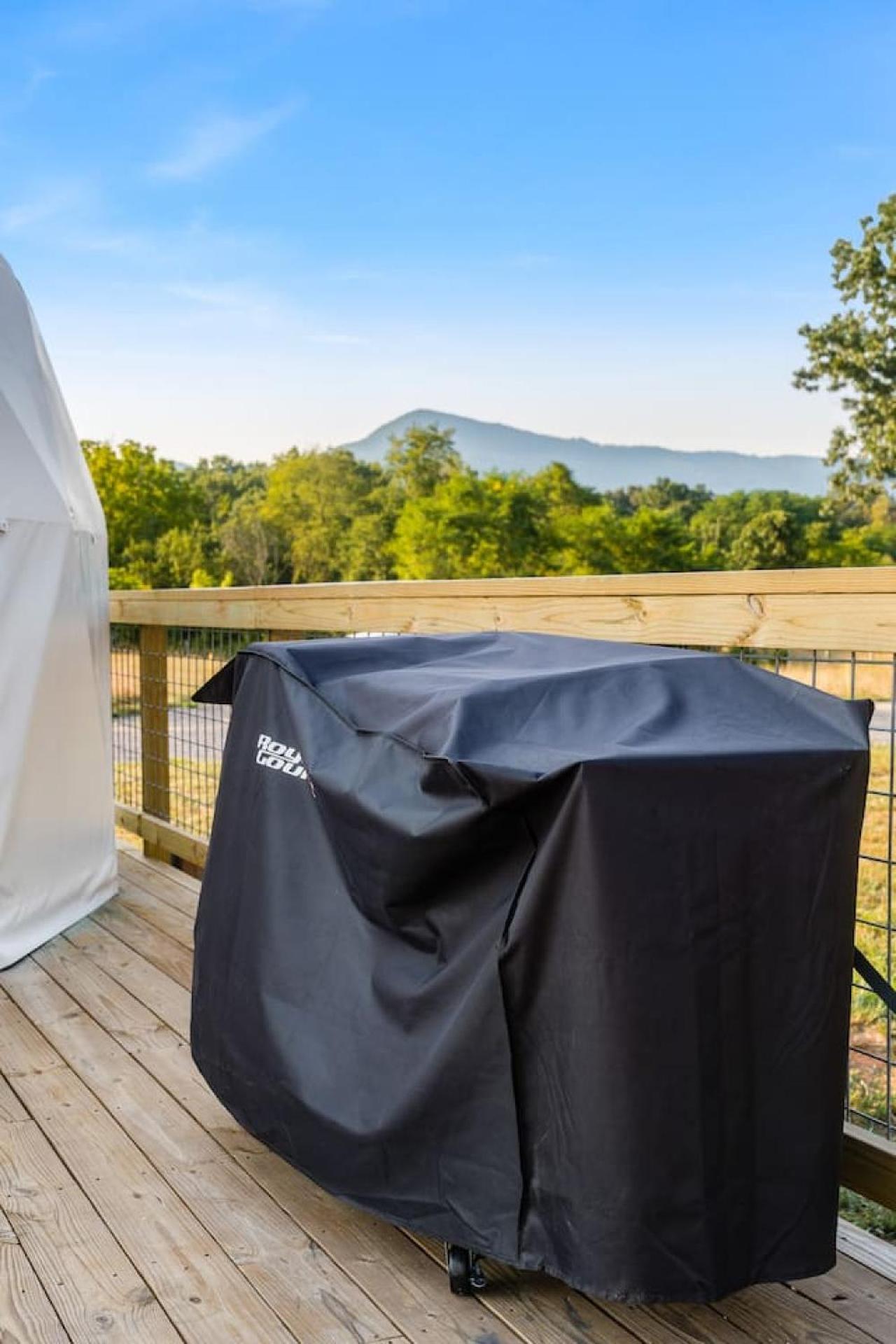 Tranquil Dome At Faraway Camp Guest House Luray Bagian luar foto