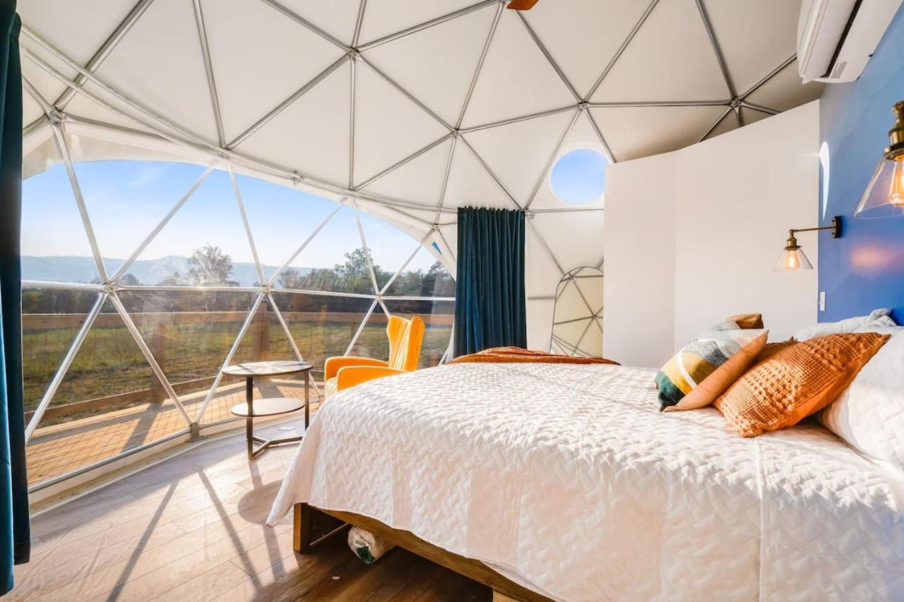 Tranquil Dome At Faraway Camp Guest House Luray Bagian luar foto