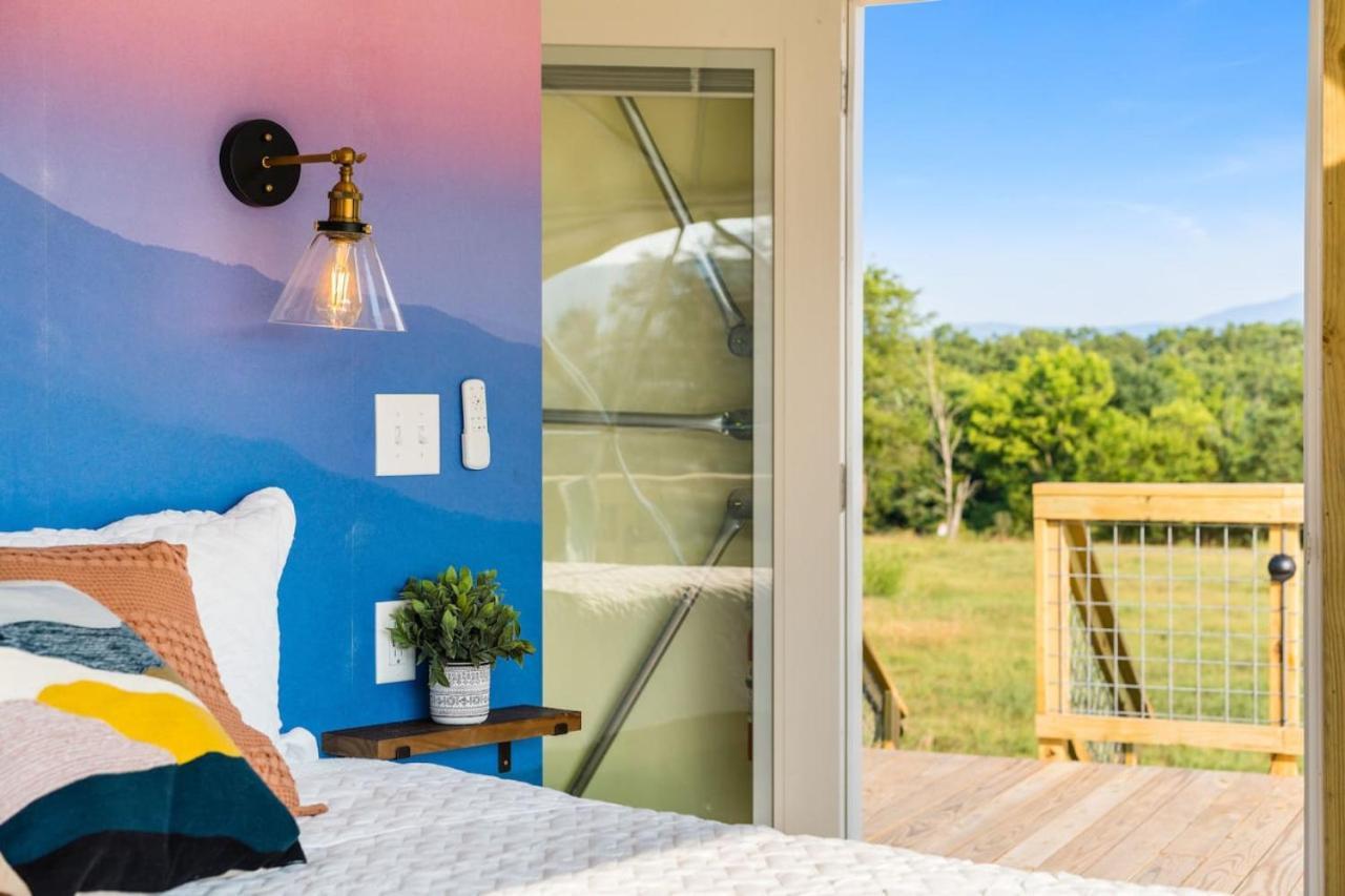 Tranquil Dome At Faraway Camp Guest House Luray Bagian luar foto