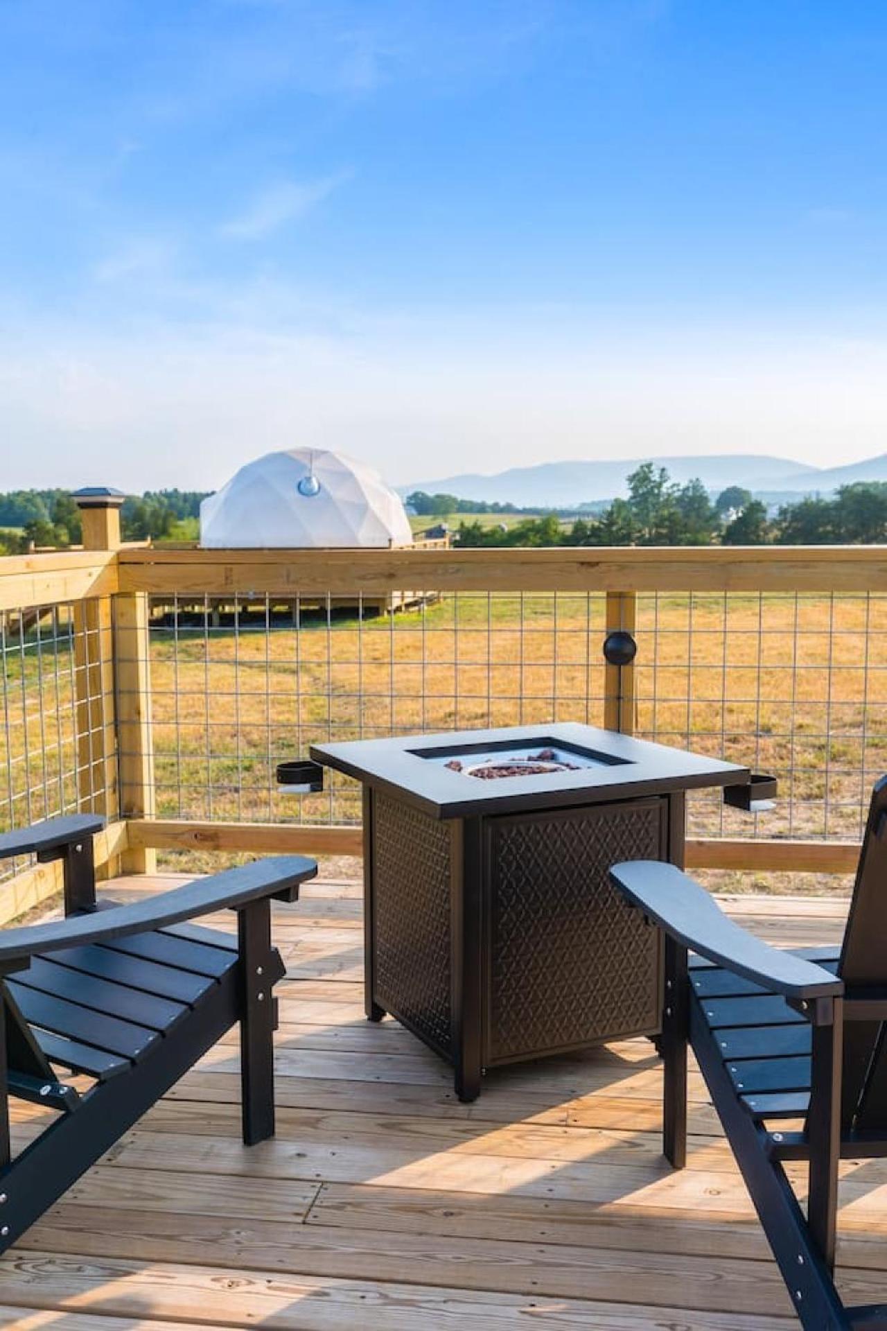 Tranquil Dome At Faraway Camp Guest House Luray Bagian luar foto